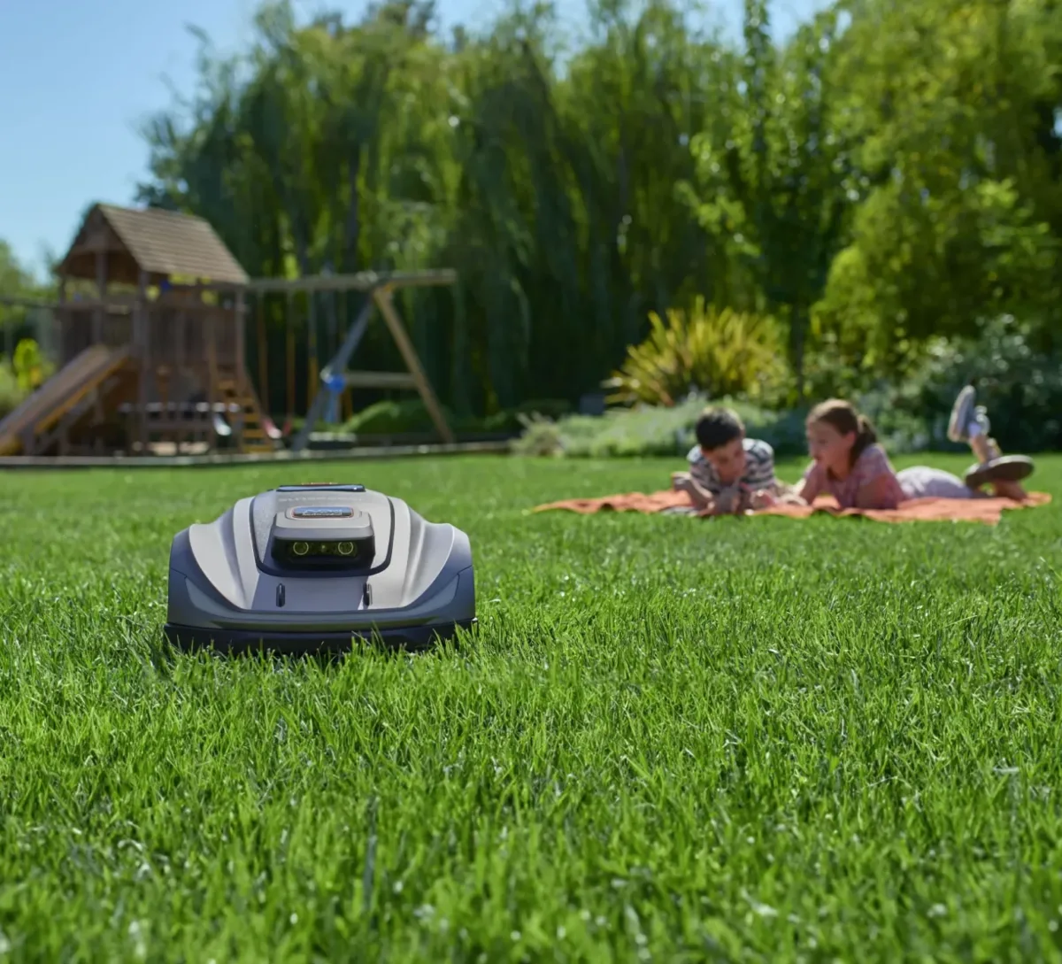 Sunseeker Elite X7 & X7 Plus – Die neue Königsklasse der Mähroboter jetzt bei Hofmann Motorgeräte in Sachsen